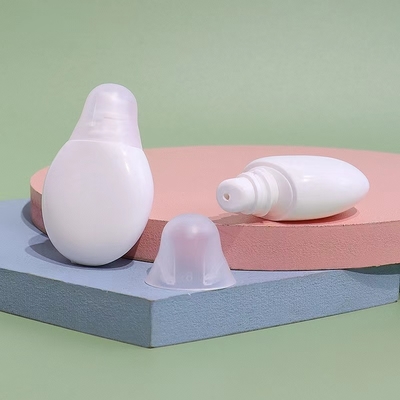 Customizable Mouth Lipstick Tube With Rubber Seal Screw Closure Plastic Lip for Makeup Packaging