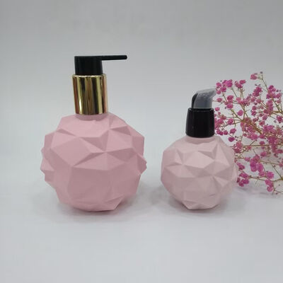 Partcular Outer Appearance 120ml 300ml Plastic Cosmetic Bottle Support Customization